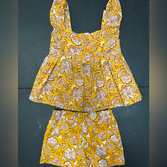 EUC, Janie & Jack set, sunflower floral paisley top/short - Picture 2 of 7